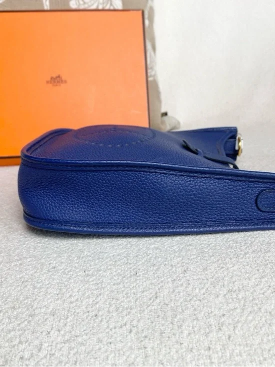 Hermès | Mini Evelyne Sapphire Blue | Mint Condition - Picture 8 of 9